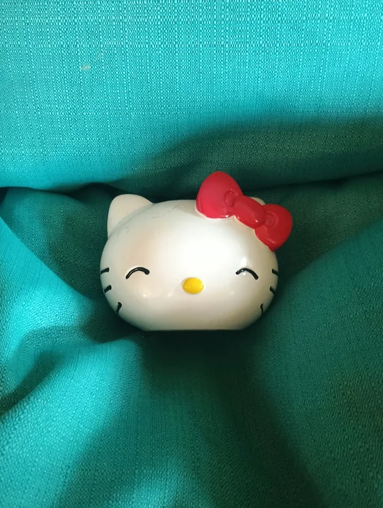 NEW Hello Kitty 2 Piece Bath Set - Picture 7 of 10